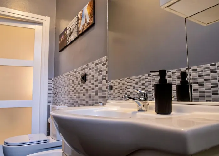 Lejlighed Casa Ormea - 5 Min To Metro, Fast Wi-fi & Netflix