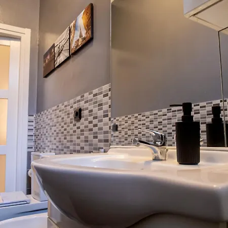 Apartmán Casa Ormea - 5 Min To Metro, Fast Wi-fi & Netflix